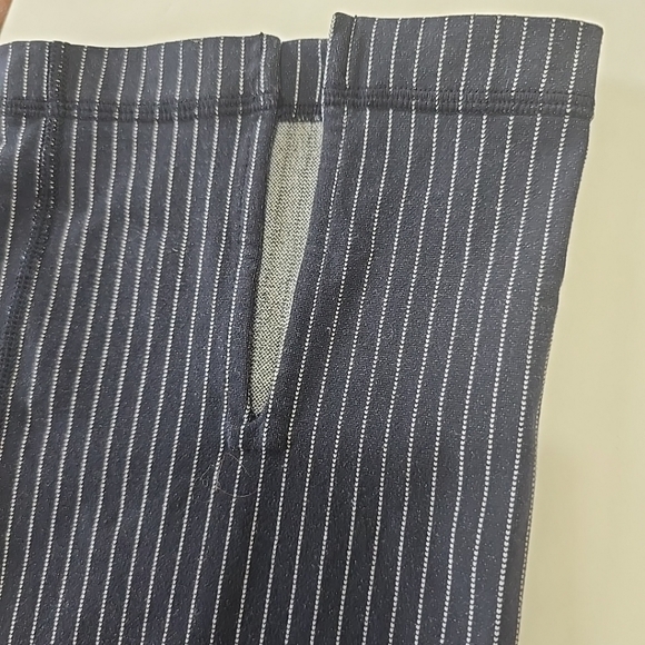 Lululemon Cropped Leggings No Size Tag See Measurements - Picture 3 of 7